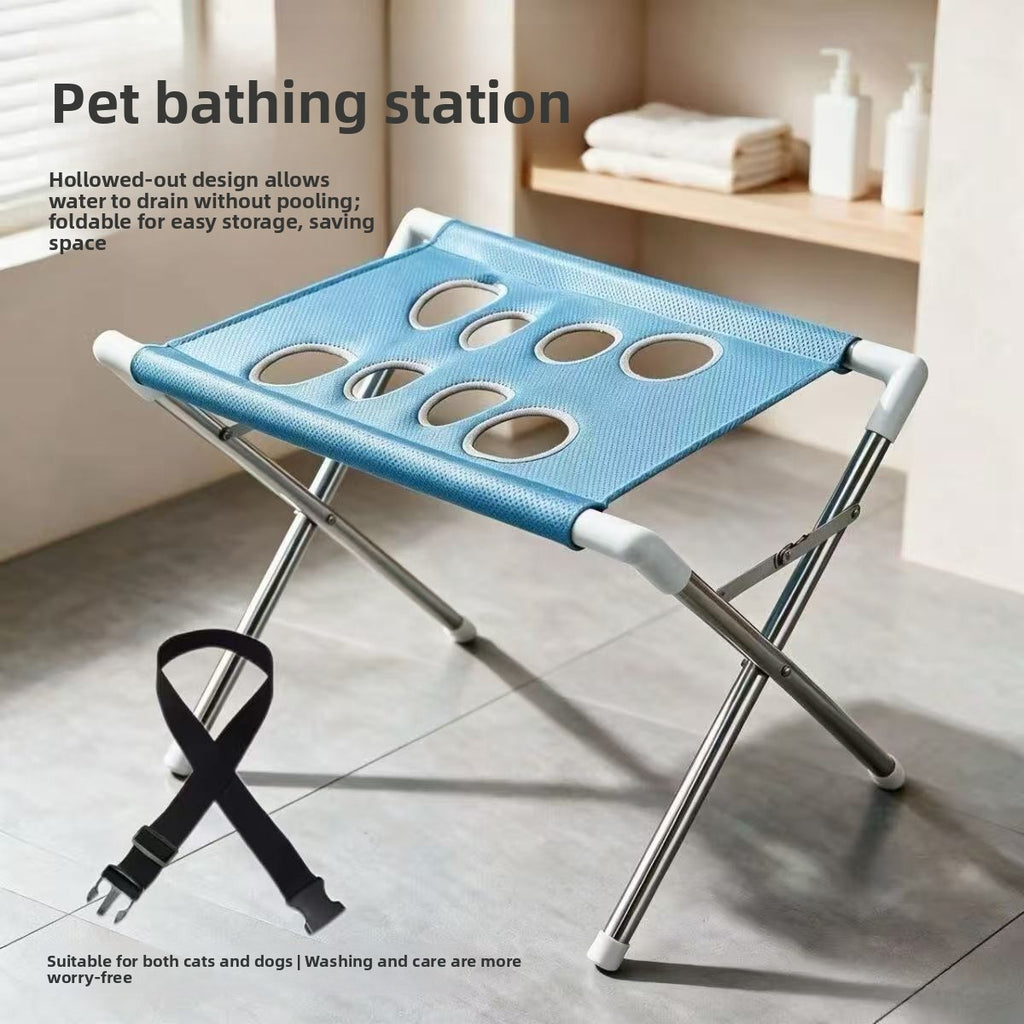 Pet grooming and beauty station