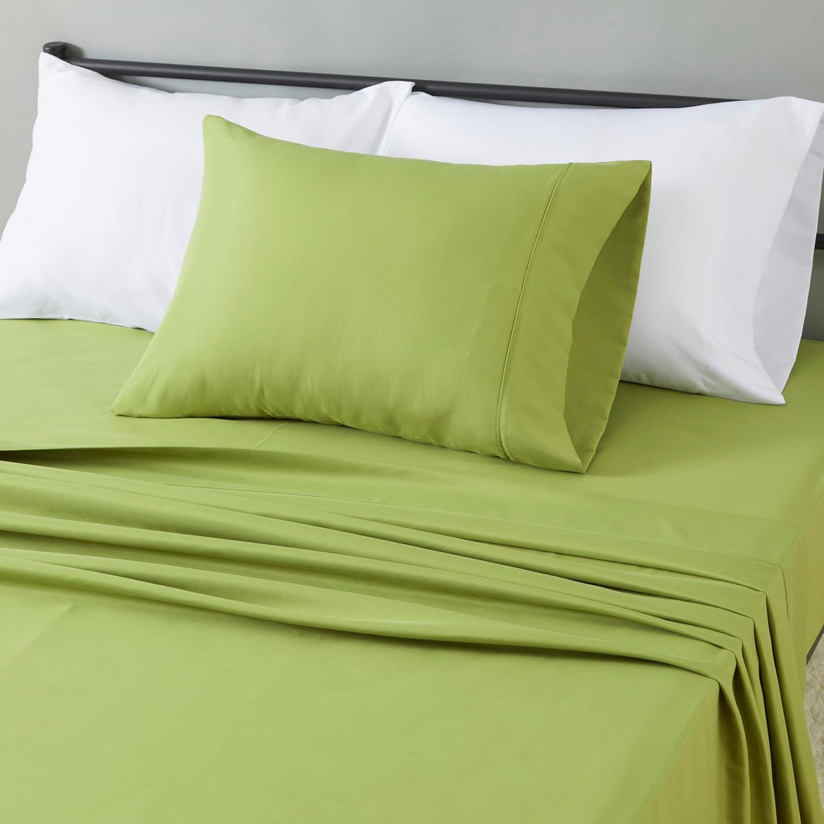Amazon Basics Lightweight Super Soft Easy Care Wrinkle Free Microfiber 3 Piece Bed Sheet Set with 14-Inch Deep Pockets, Twin, Navy Blue, Solid, Kids, Men & Women Bedding