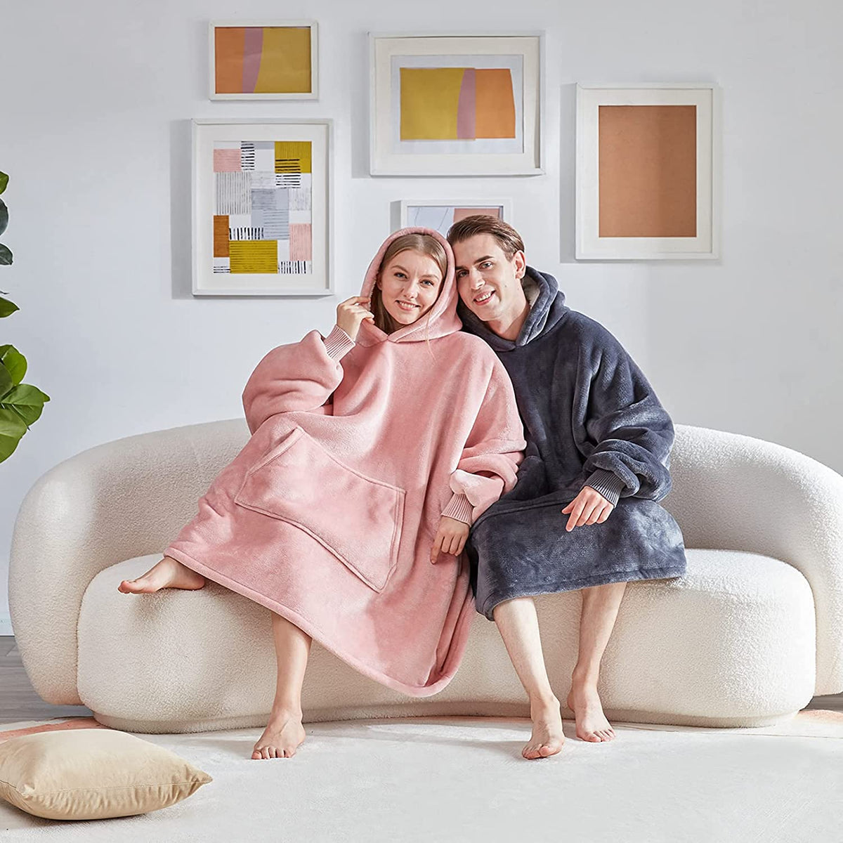 CASKIE Oversized Hoodie Sweatshirt Blanket, TV Super Soft Warm Comfortable Blanket Hoodie, Soft Cozy Warm Comfortable Novelty Hoodies, One Size Fits All, TV-Blanket for Men Women Teenagers Kids