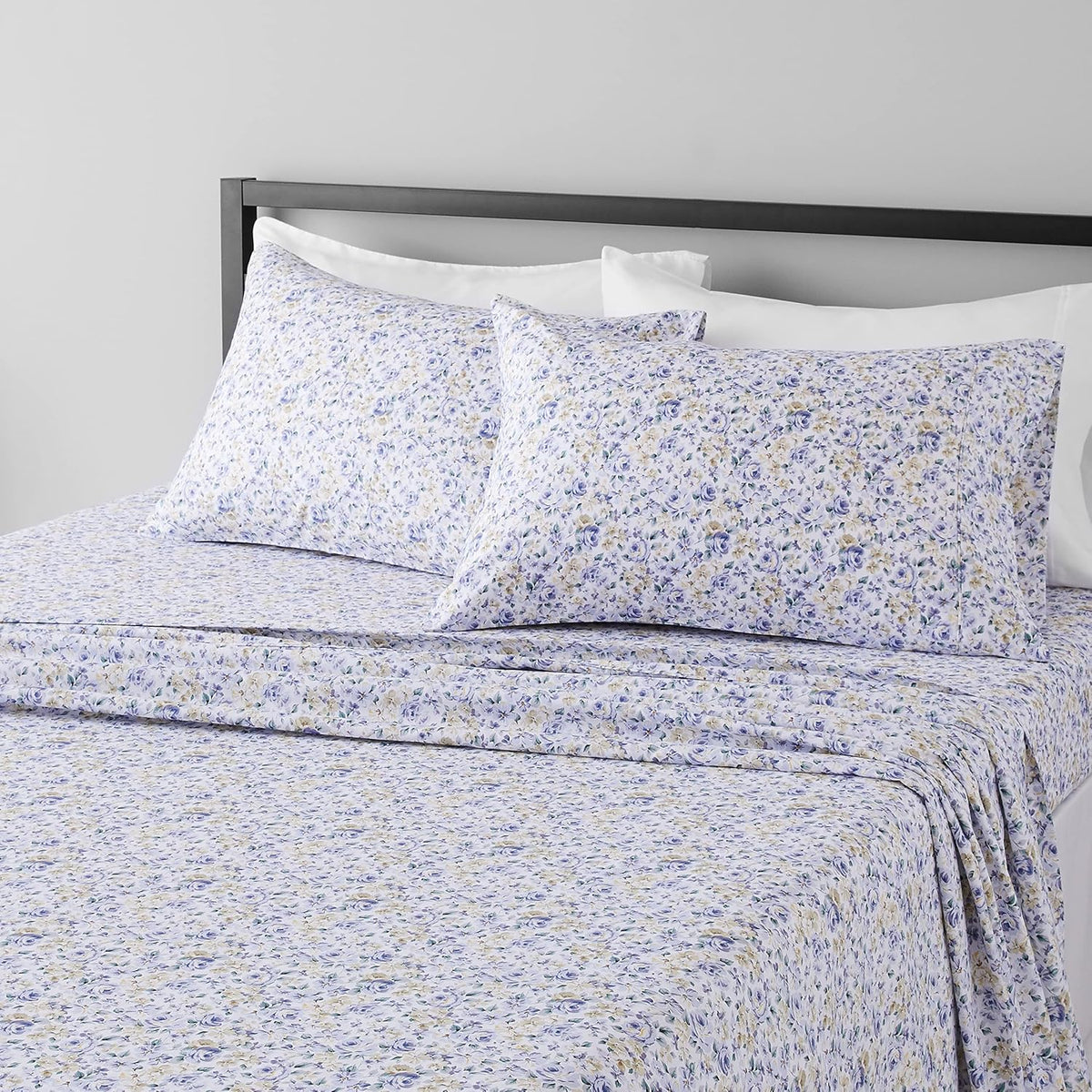Amazon Basics Lightweight Super Soft Easy Care Wrinkle Free Microfiber 3 Piece Bed Sheet Set with 14-Inch Deep Pockets, Twin, Navy Blue, Solid, Kids, Men & Women Bedding