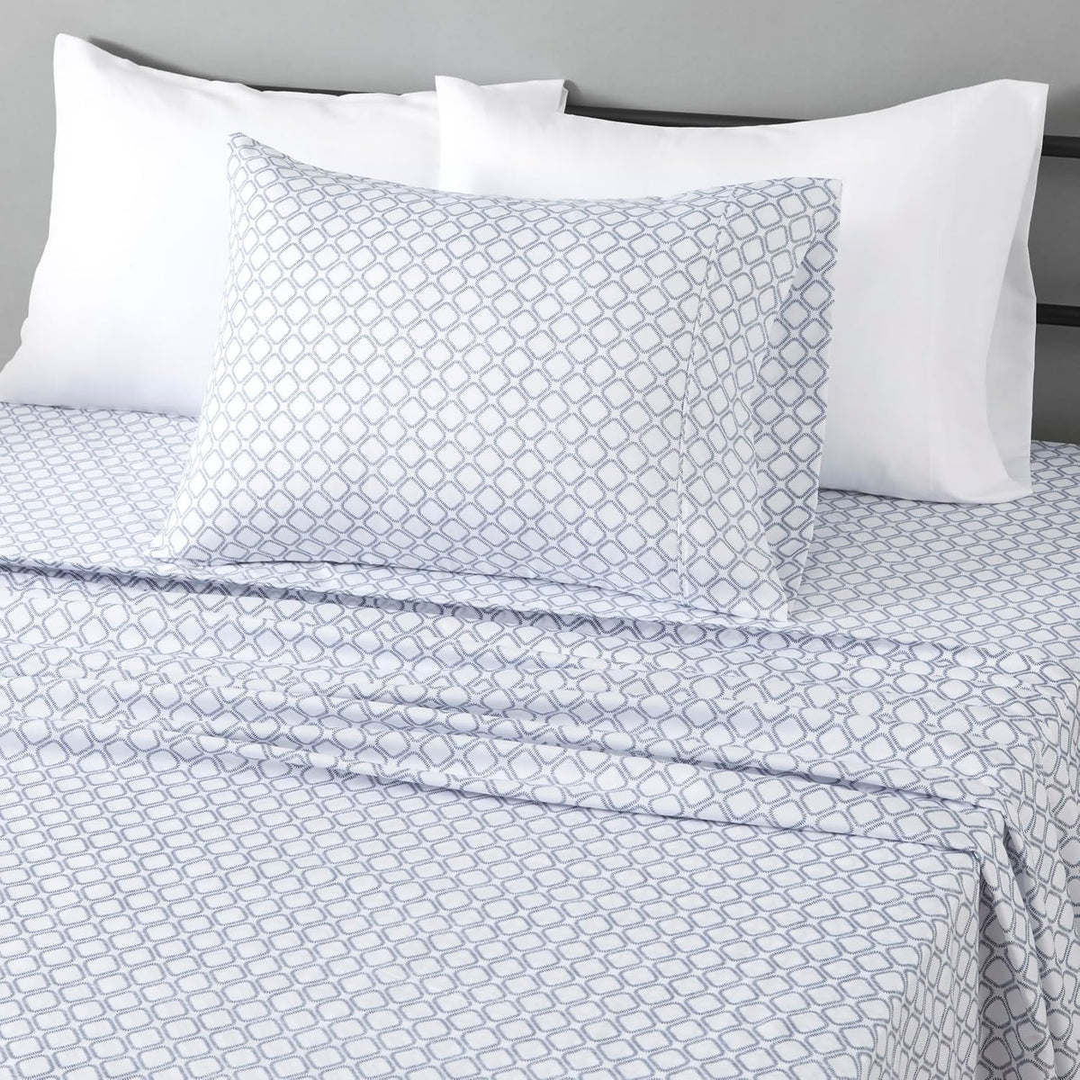 Amazon Basics Lightweight Super Soft Easy Care Wrinkle Free Microfiber 3 Piece Bed Sheet Set with 14-Inch Deep Pockets, Twin, Navy Blue, Solid, Kids, Men & Women Bedding